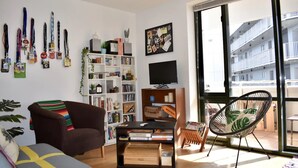 Apartamento (1 Bedroom) | Sala de estar | Aparelho de som