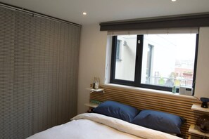 1 bedroom, bed sheets - Light and Airy Dalston Living In Convenient Location (London)