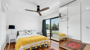 Unclassified image, 2 of 9, button - Spacious 2 Bedroom Townhouse In Southport (Southport)