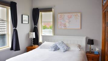 4 bedrooms, bed sheets