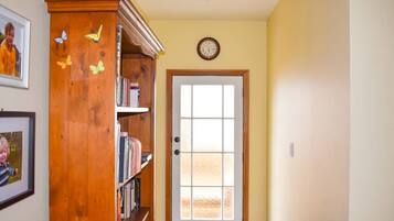 4 bedrooms, bed sheets