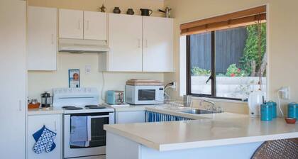 Travellers Retreat 1 Bedroom in Central Auckland