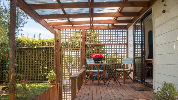 Balcony - Travellers Retreat 1 Bedroom in Central Auckland (Auckland)