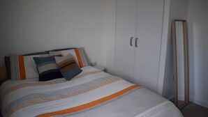 1 bedroom, bed sheets - Modern and Stylish 1 Bedroom Flat in Islington (London)