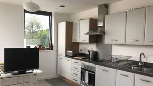 Oven, cookware/dishes/utensils - Modern and Stylish 1 Bedroom Flat in Islington (London)