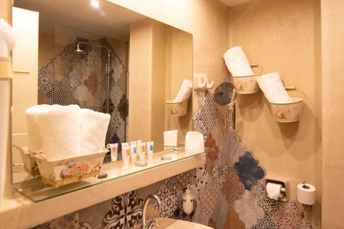 deep-soaking bathtub, free toiletries, hair dryer, slippers