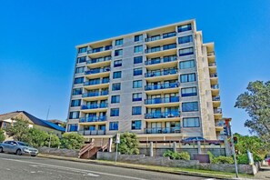 Exterior - Boutique Bondi 1 Bedroom Apartment (Bondi)