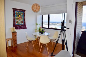 Apartment (1 Bedroom) | Tempat makan