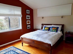 5 bedrooms, bed sheets - Campbells Bay Family Home With Cinema Near Beach (Auckland)