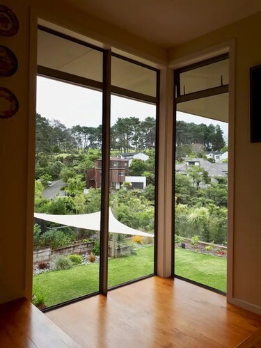 Campbells Bay Family Home With Cinema Near Beach