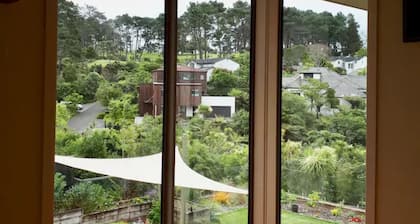 Campbells Bay Family Home With Cinema Near Beach