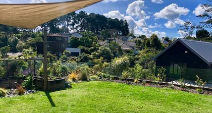 Campbells Bay Family Home With Cinema Near Beach