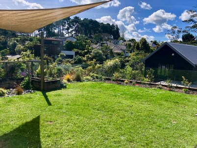 Campbells Bay Family Home With Cinema Near Beach