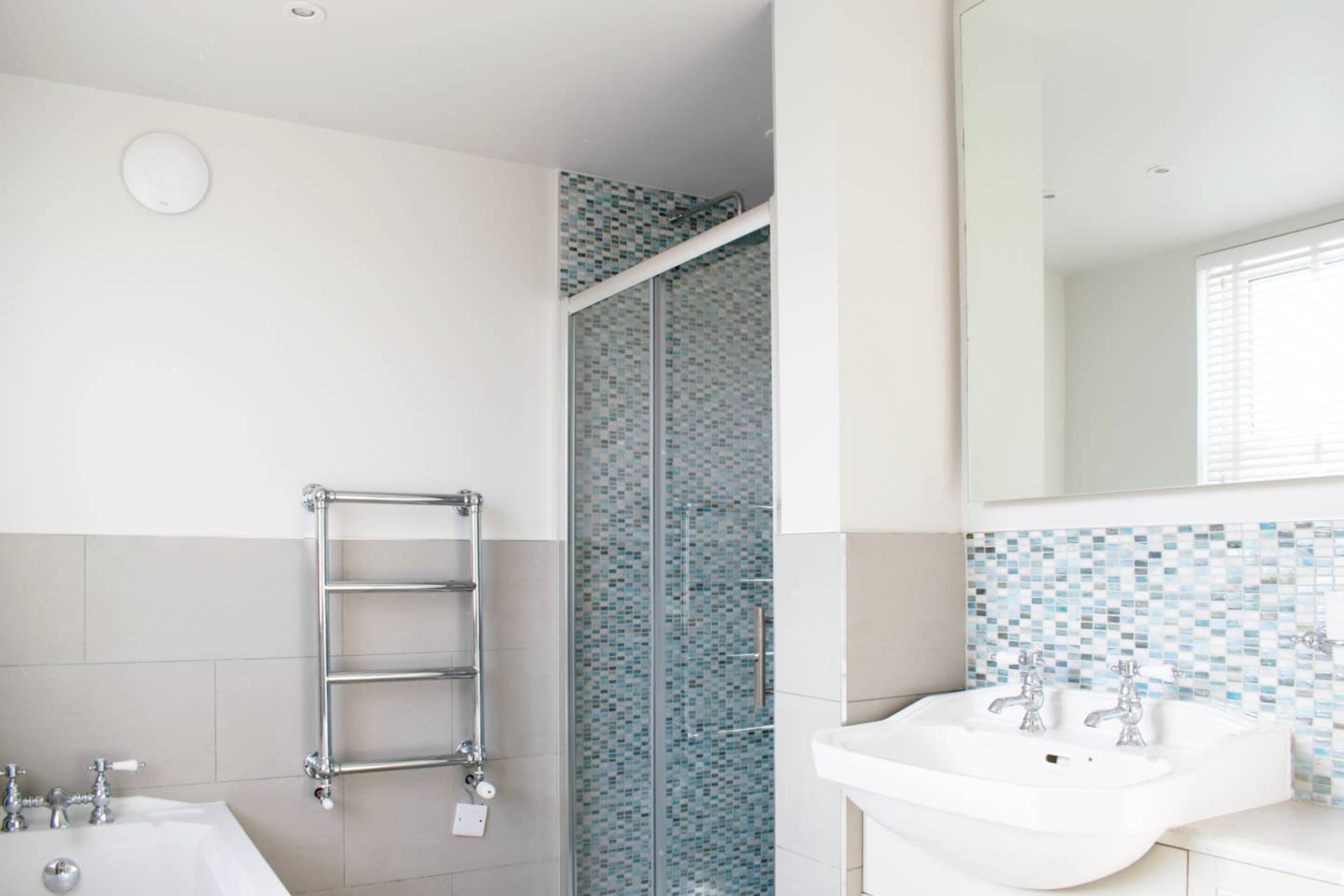 Shower, towels