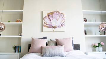 5 bedrooms, bed sheets