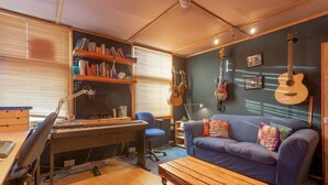 TV - Cosy Musicians 1 Bedroom Flat In Fitzrovia (London)