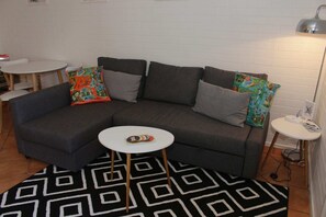 Interior - Lovely 1 Bedroom Apartment Steps to the Beach (Coolangatta)