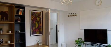 Departamento (1 Bedroom) | Sala de estar | Televisión