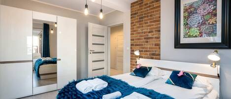 1 habitación, tabla de planchar con plancha, wifi y ropa de cama