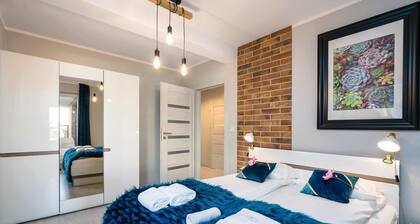 Modern Apartment in the Center | Parking and Balcony