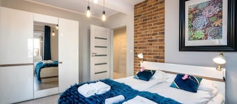 Modern Apartment in the Center | Parking and Balcony