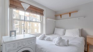 Unclassified image, 5 of 11, button - Studio In Beautiful Georgian Building In Kensington (London)