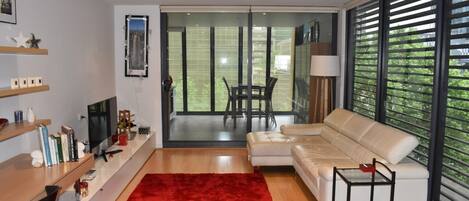 Apartment (1 Bedroom) | Living room