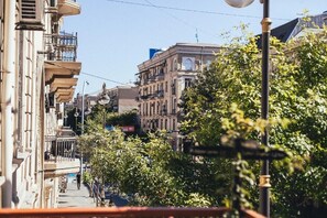 Gemeinsamer Schlafsaal, Gemischter Schlafsaal (8 guests) | Blick auf die Straße