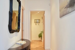 1 bedroom, bed sheets