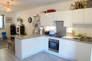 Apartment (3 Bedrooms) | Private kitchen