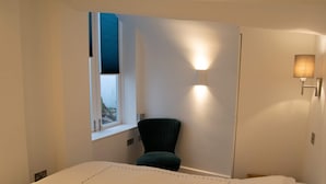 Leilighet (1 Bedroom) | 1 soverom, skrivebord for bærbar PC, wi-fi (inkludert) og sengetøy