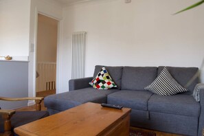 TV, Netflix, streaming services - Bright And Stylish 1 Bedroom Apartment In London Fields (London)