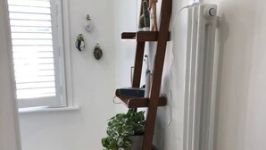 Shower - Bright And Stylish 1 Bedroom Apartment In London Fields (London)