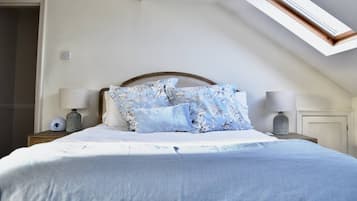 2 bedrooms, bed sheets