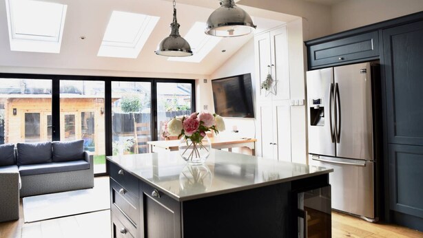 Unclassified image, 1 of 14, button - Spacious 2 Bedroom Family Home in Earlsfield (London)