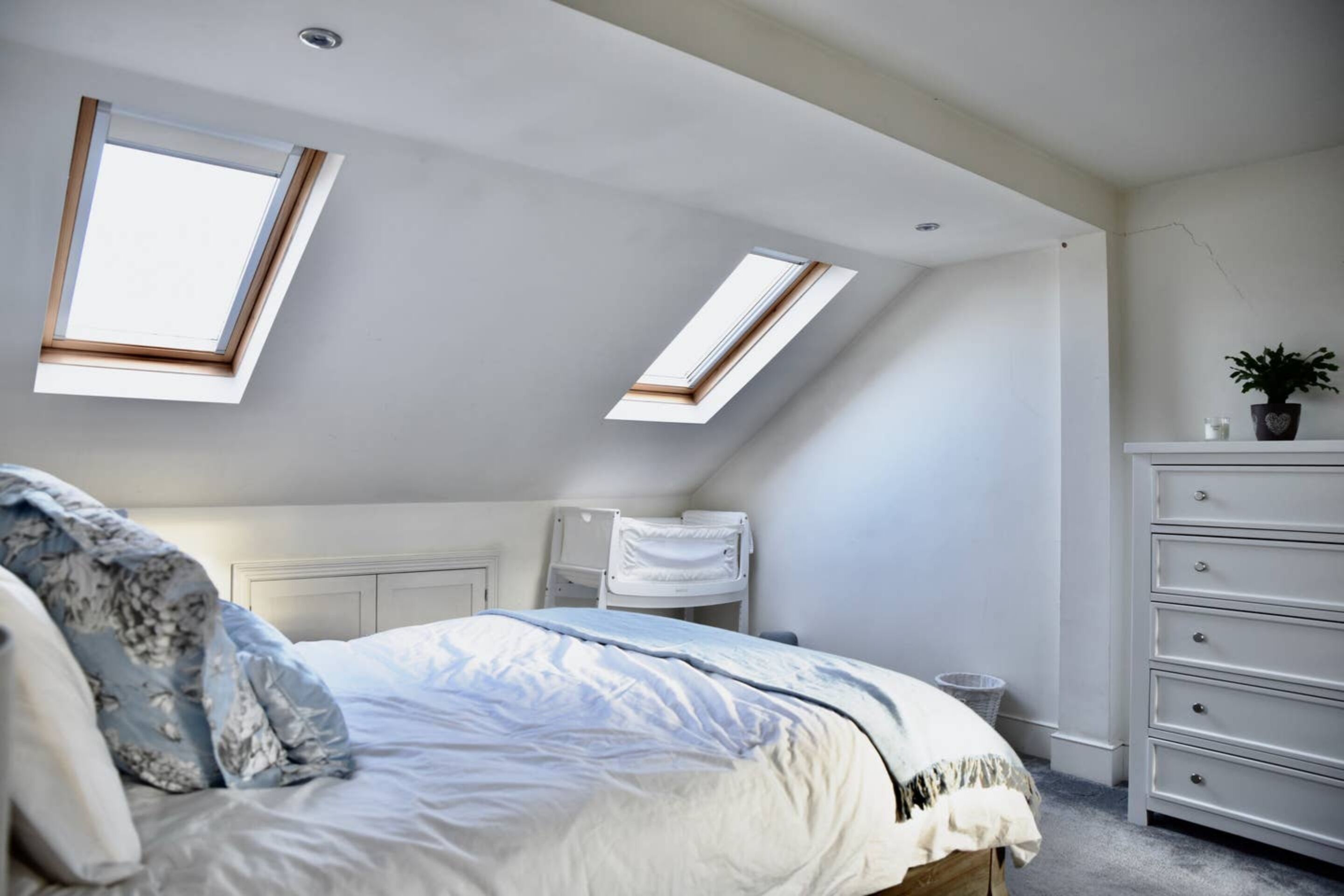 2 bedrooms, bed sheets