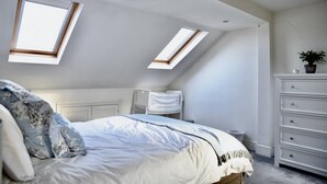 Unclassified image, 3 of 14, button - Spacious 2 Bedroom Family Home in Earlsfield (London)