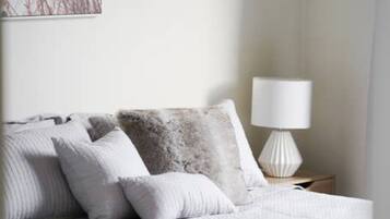 2 bedrooms, bed sheets