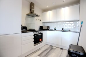 Apartment | Private kitchen - NEC Airport Interchange Apartments (Birmingham)