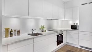 Private kitchen - Modern and Bright Apartment Near Metro Station in Copenhagen Orestad (Copenhagen)