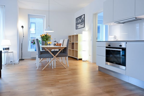 Apartment, 3 Bedrooms, Balcony | Living area