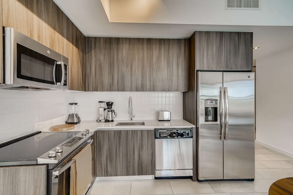 Sentral Wynwood | Furnished Apartments Miami by null