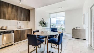 Suite, 2 Bedrooms (w/Den) | 2 bedrooms, premium bedding, individually decorated