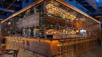 2 Restaurants, Frühstück, Mittagessen, Abendessen, mediterrane Küche