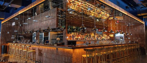 2 restaurants, breakfast, lunch, dinner served; Mediterranean cuisine