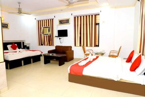 Individually decorated, individually furnished, soundproofing, free WiFi