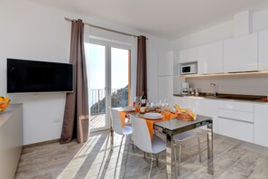 Dining - Orange House with breathtaking lake view (Tignale)