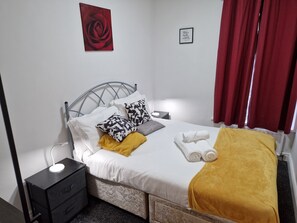 Appartement | 3 chambres, bureau, fer et planche à repasser, Wi-Fi gratuit