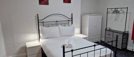 Apartamento | 3 quartos, escrivaninha, ferros/tábuas de passar roupa