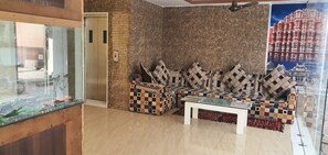 Lobby sitting area - Hotel Star Palace (Jaipur)